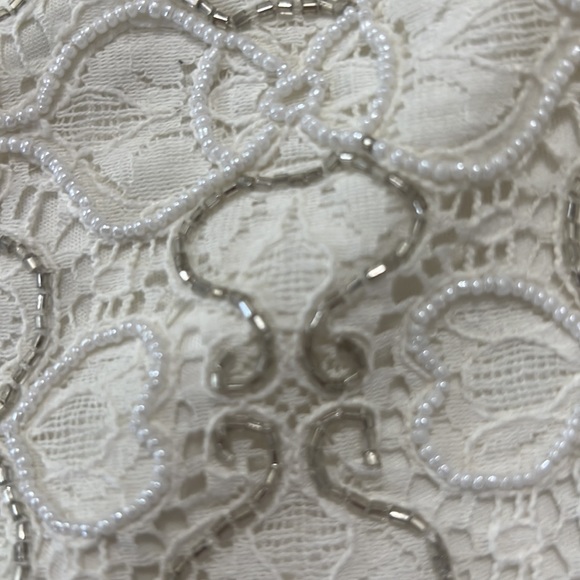 Divided like new cream lace sequined lined shorts Sz 6 Beautiful!! - Picture 2 of 4